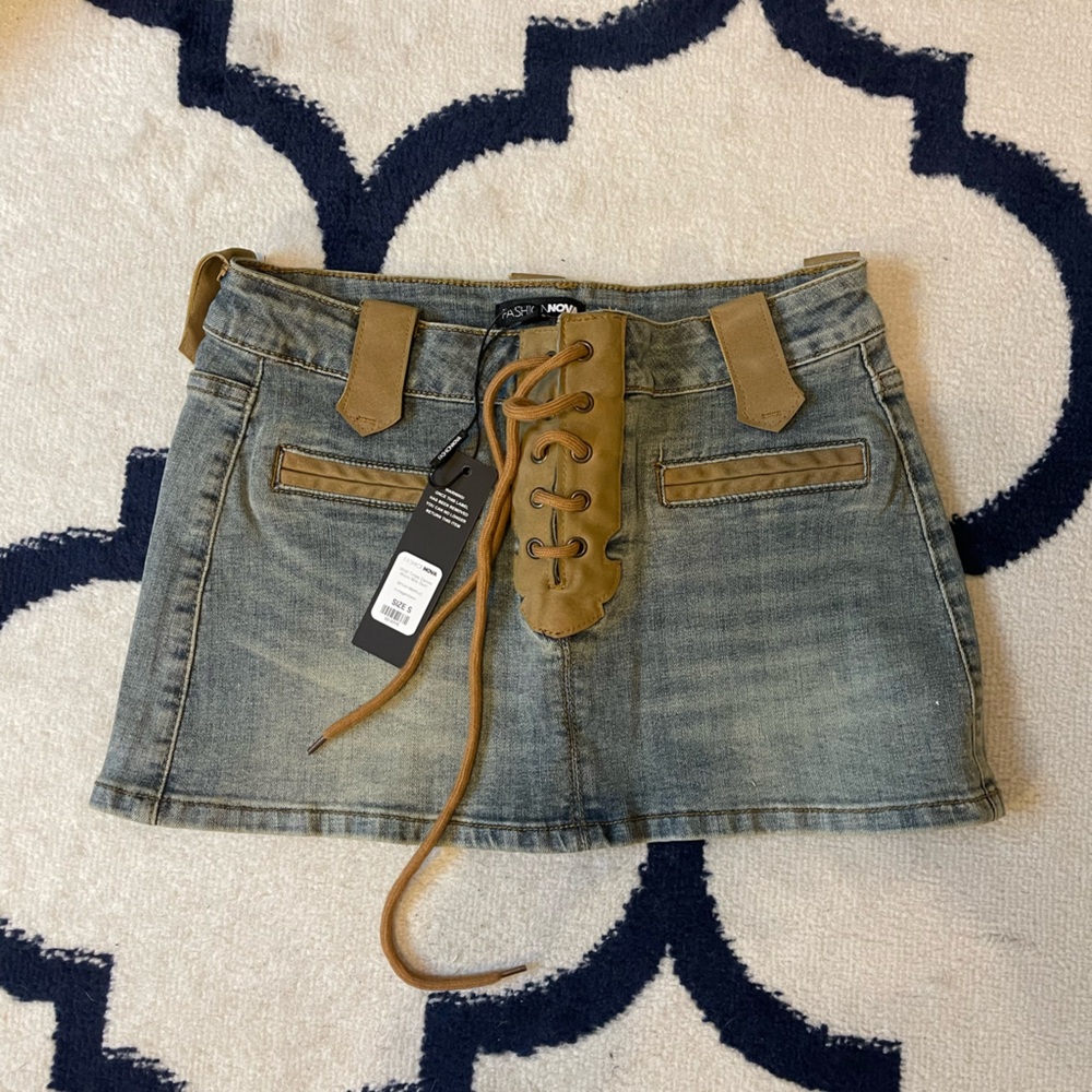Fashion Nova 90s/Y2K Lave up Micro Mini NWT
